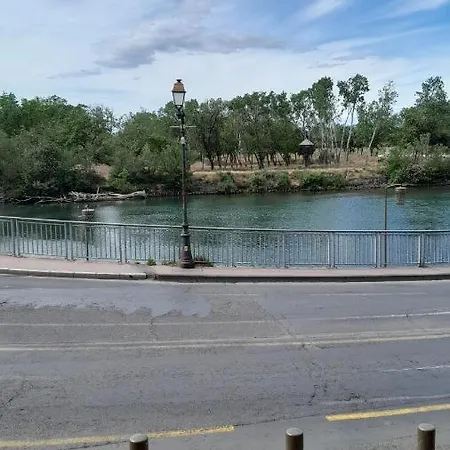 Authentique Au Bord Du Fleuve Herault Lägenhet *